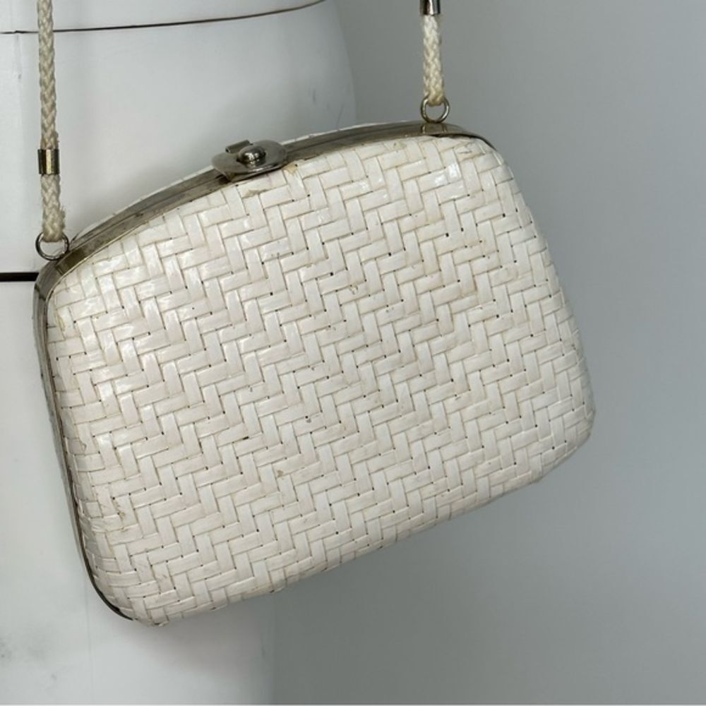 Vintage Crossbody‎ White Bag With Clasp